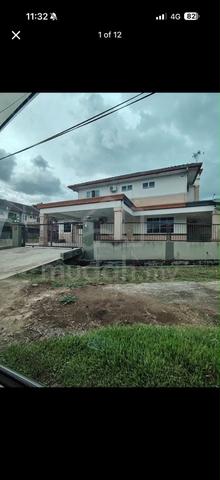 Double Storey Corner House @ Taman Sri Moyan, Partially Furnished 1