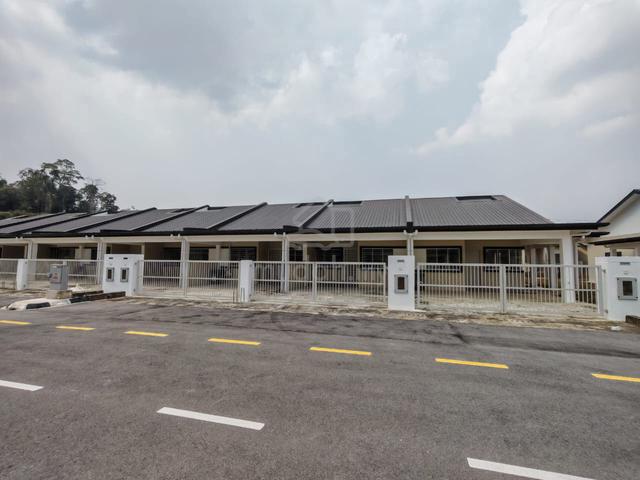 FOR RENT | NEW Single Storey Terrace House | Semenggoh Batu 10 1