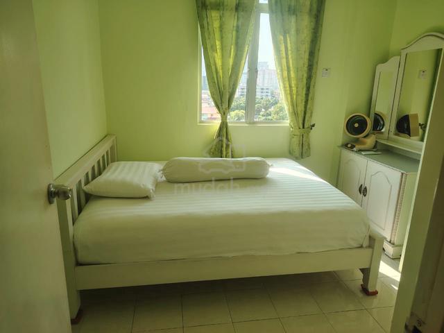 middle room Georgetown Penang 1
