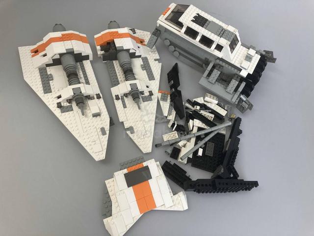 LEGO 10129 UCS Rebel Snowspeeder Retired - photo 3 of 5