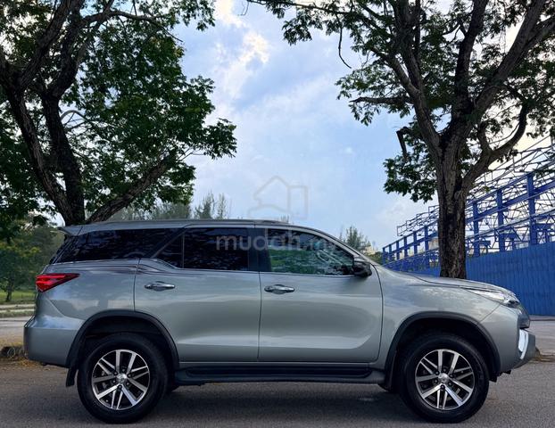 Toyota Fortuner 2.7 SRZ 4x4 (A) 1owner PowerBoot - 3