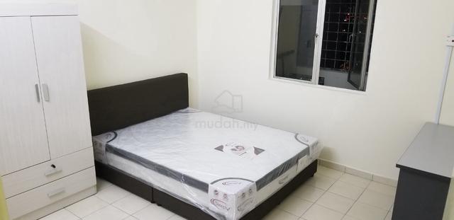 Pandan villa condominium middle room 1
