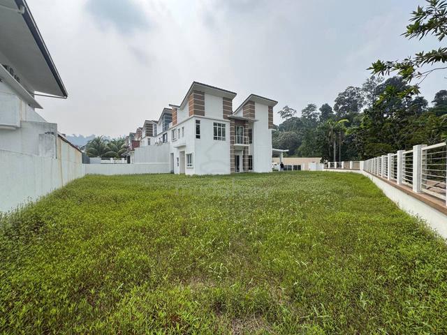CORNER LOT ‼️ 2 Storey Semi-D Greenhill Residence Sek U10 Shah Alam 1