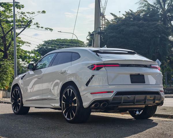 RARE 4 EXECUTIVE SEAT 2022 Lamborghini URUS 4.0 - 3