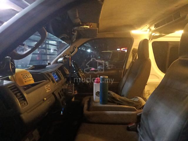2010 Toyota HIACE 2.5 KDH200R-RBMDYE (M) - 4