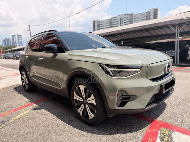 2022 Volvo XC40 Recharge P8 - 1