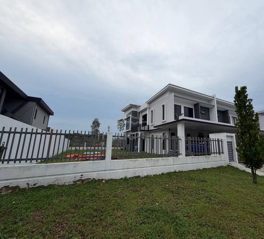 Taman Glenmarie, Johor Bahru | Semi-D CORNER LOT 1