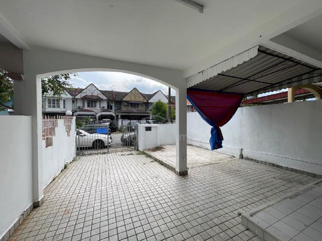 Near Lrt Double Storey Intermediate Usj 2, Subang Jaya 1