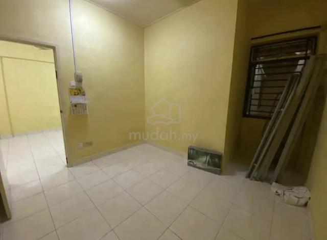 Taman Nusa Bestari, Shop Apartment 5