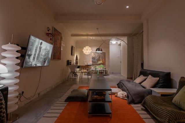 STUNNING DESIGNER ROOM | Creative Haven Next to Awam Besar LRT (Buk 1