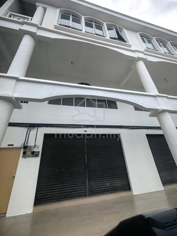 Bangunan 3Tingkat Bdr Baru Tunjung 23'x75' 1