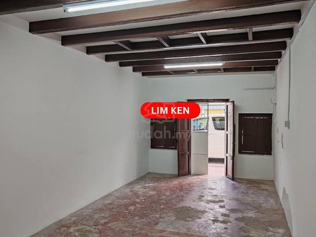 Lebuh Presgrave 2-Storey Shophouse, Georgetown 1