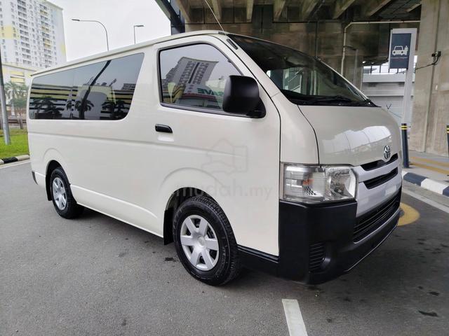 2018 Toyota Hiace 2.5 (M) Window Van 14 Seat - 1