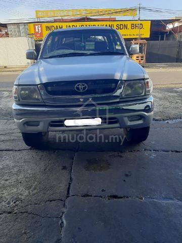2002 Toyota HILUX 2.8 DUAL CAB (M) - 1
