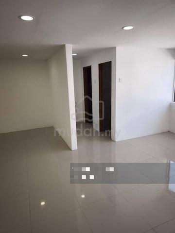 Taman Perindustrian KIP 4sty Shop Lot For Sale 3