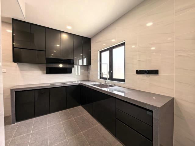 New brand Nadira Bandar Bukit Raja Partially furnished for rent 1