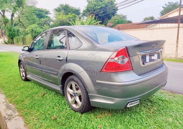 Ford Focus Elite Ghia 2.0 Auto 4 Speed Sedan - 4
