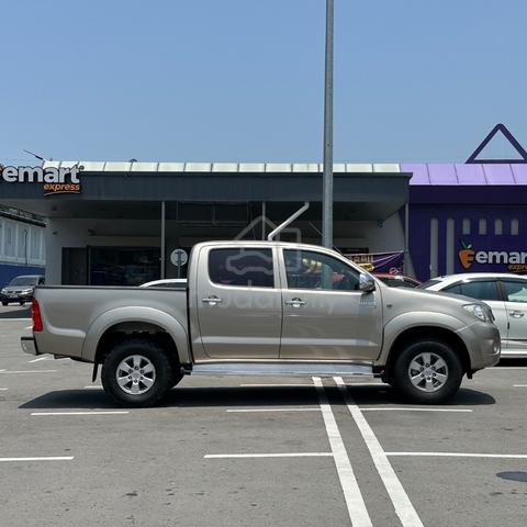 New Paint‼️ 2010 Toyota HILUX 2.5 G FACELIFT (A) - 4