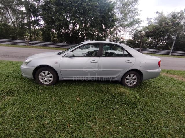 toyota camry 2.0e - 5