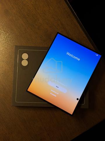 Samsung Galaxy Fold 8 12/256GB black like new - photo 5 of 6