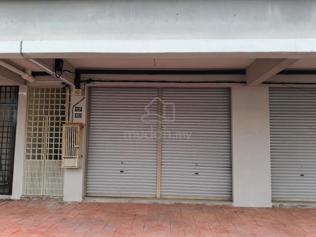 Shop Lot for Sale in Lukut Commercial Area 🔥 1