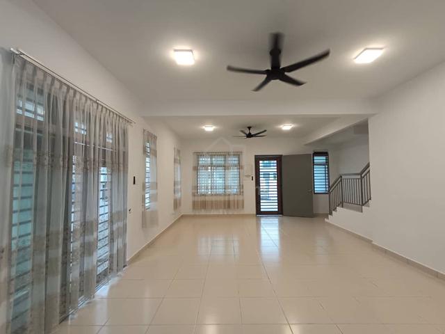 Taman Pulai Mutiara 2 Double Storey Cluster House Rent 1