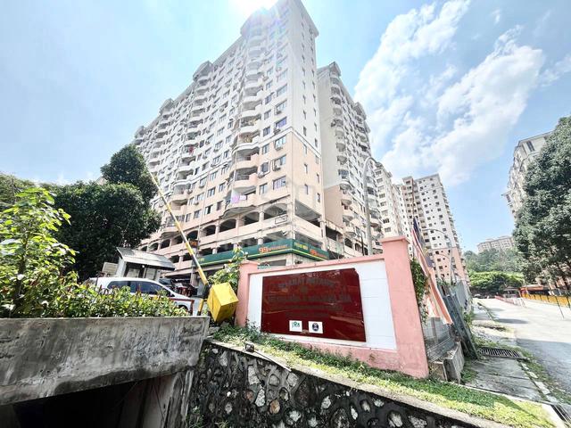 Sri Saujana Apartment (Wangsa Permai) 1