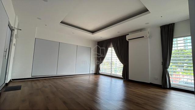 Sri Wonder Complex Jelutong Office Lot For Rent  1