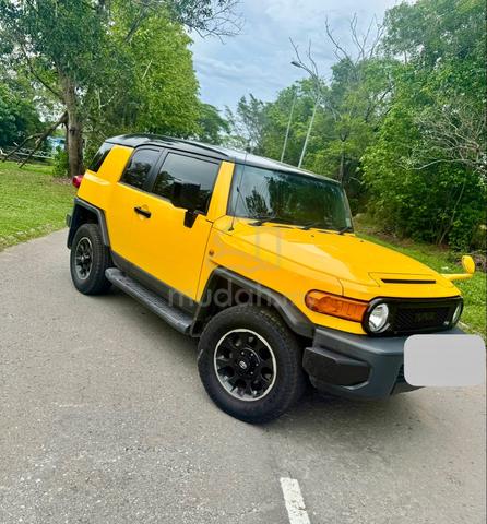 2015 Toyota FJ 4.0 CRUISER (A) - 1
