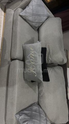 4 seat sofa - photo 3 of 5