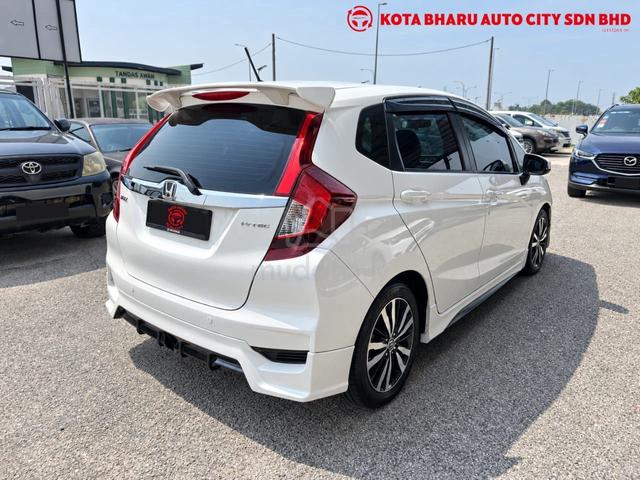 Honda JAZZ 1.5 V FACELIFT (A) Tahun 2019 - 4
