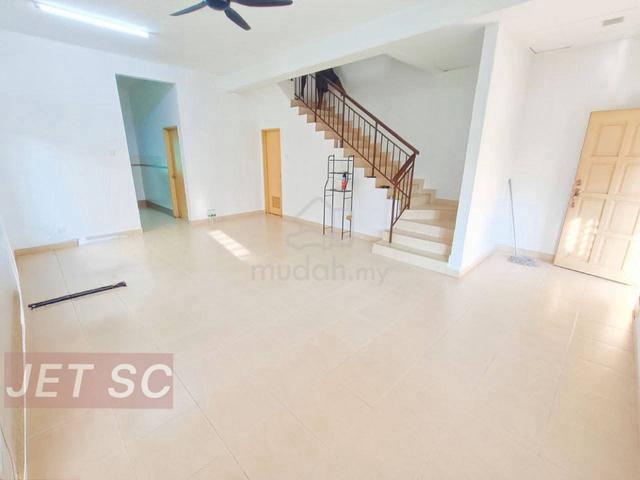 Bandar Puteri Klang 30x75 Partial Furnished Double Storey Endlot 1