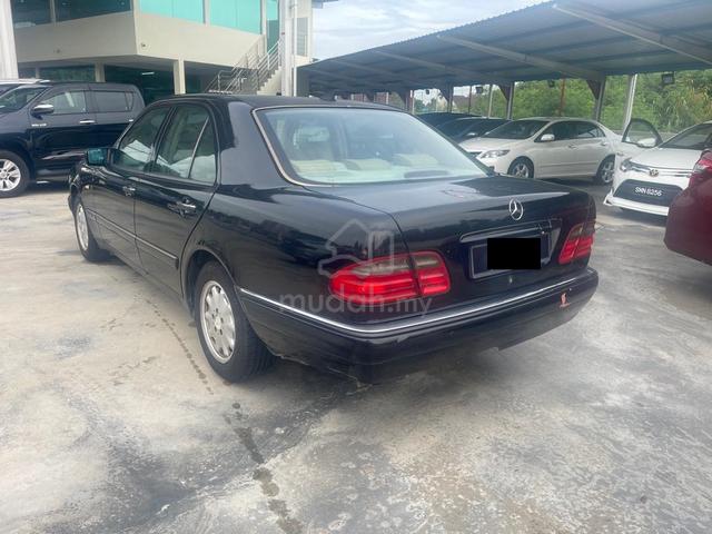 1999 Mercedes Benz E-CLASS 2.4 240 CLASSIC (CKD) - 3