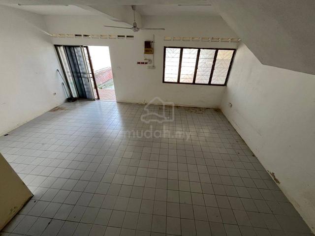 Taman Johor Jaya Double Storey House 1
