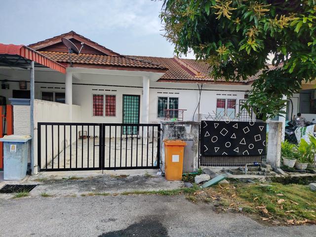 Teres Satu Tingkat FREEHOLD Taman Banting Baru – 3 BILIK 1