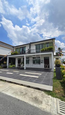 Scientex Jenjarom Double Storey House For Rent 1