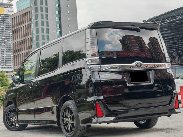 2019 Toyota VOXY 2.0 ZS KIRAMEKI II (A) SUNROOF - 4