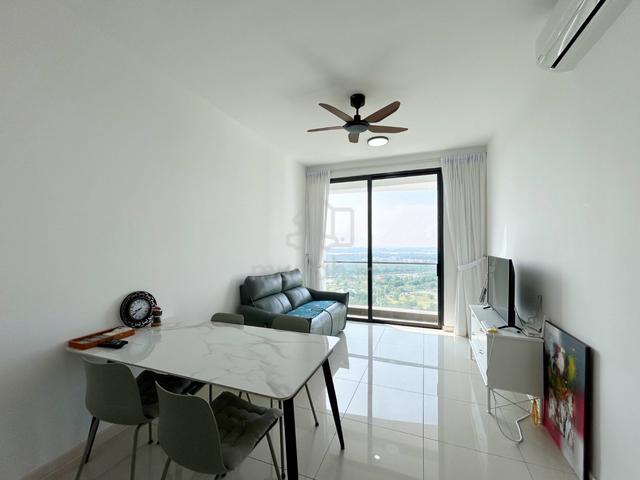 The M @ Medini Macrolink 1