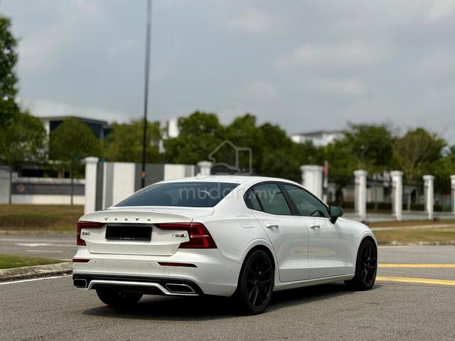 -2020- Volvo S60 2.0 T8 R-DESIGN MY19 (A) FULL LON - 3