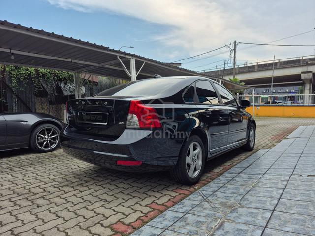 2011 Volvo S40 2.0 (A) - 4