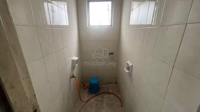 Ground Floor Shoptlot For Rent @ Otomobil Sek 15 shah Alam 1