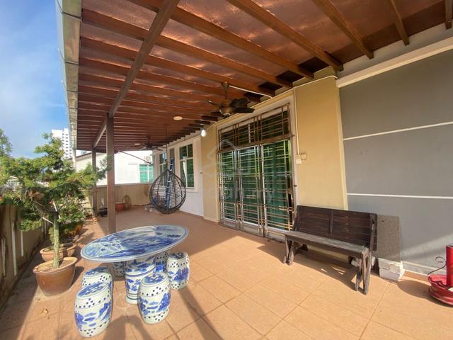 CORNER HOUSE with side Compound Fully Renovated Extended LA- 2400+sf 1