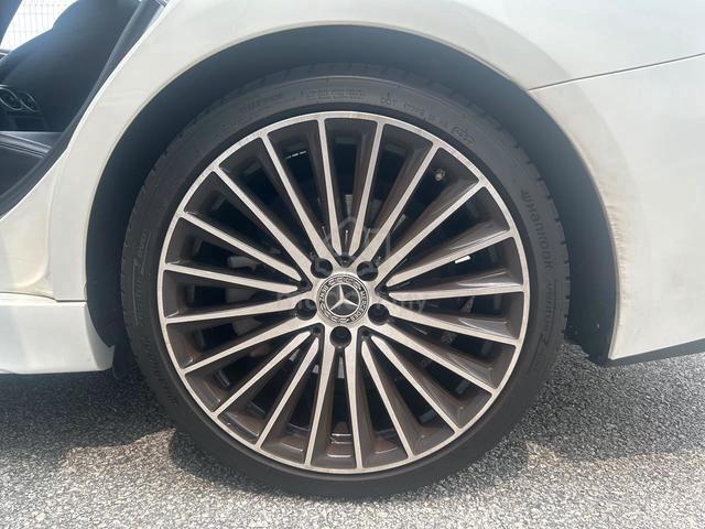 2023 Mercedes Benz C300 AMG (A) Full Petrol - 3