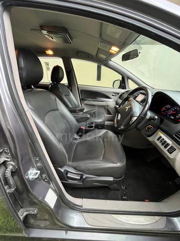 2010 Mitsubishi GRANDIS 2.4 FACELIFT (A) - 4