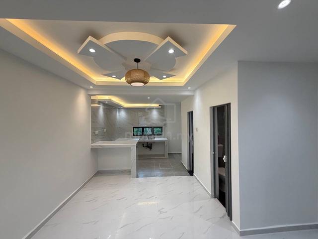 Corner lot | Renovated unit. Taman Intan, Simpang Renggam 1