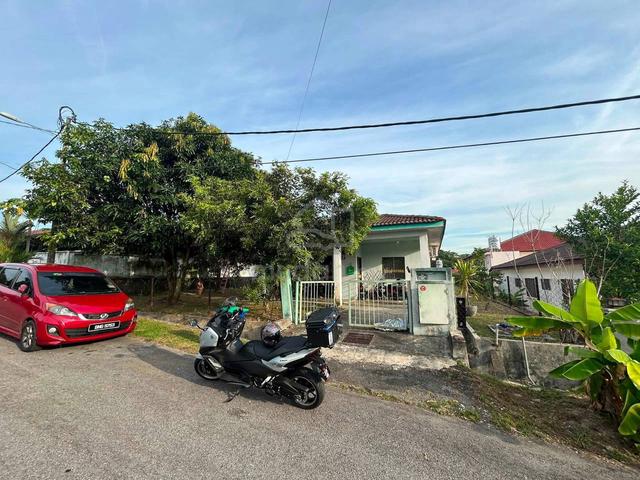 Single Storey Bunglow Tmn Pinggiran Putra, Bandar Putra Permai 1