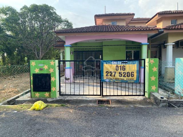 Corner Lot, Teres Setingkat, Taman Langat Utama, Banting. 1