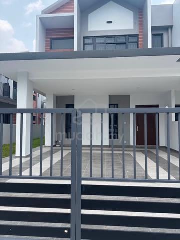 Taman Desa Tebrau Double Storey Cluster For Rent, Brand New Unit 1