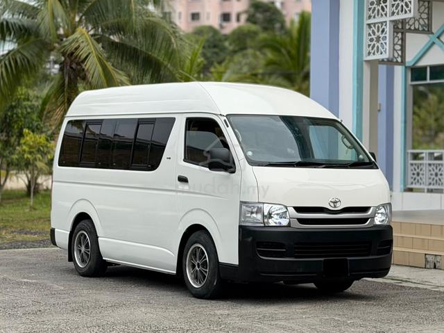( 2010 reg) 2009 Toyota HIACE 2.5 DIESEL D-4D (M) - 2
