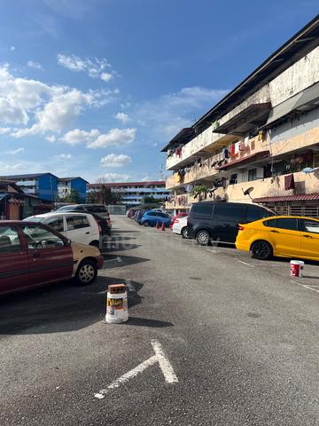 Flat Taman Ungku Tun Aminah 1